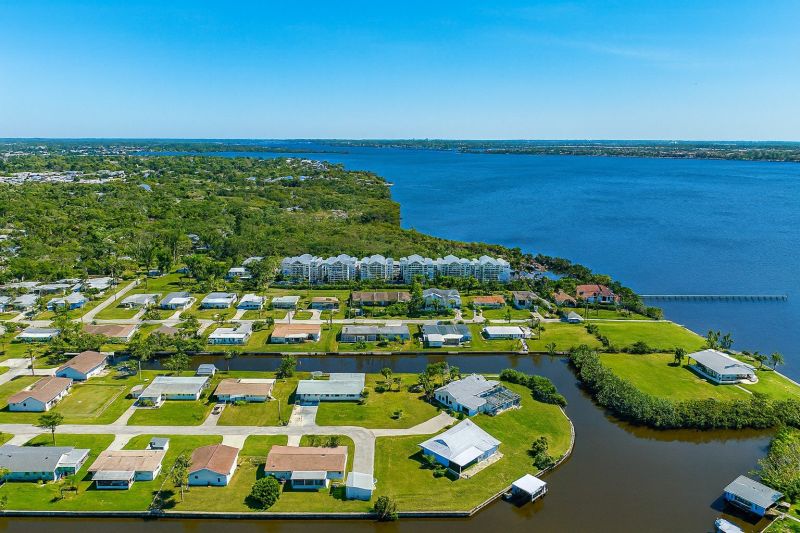 Local Carpet Stretching in Ellenton, FL